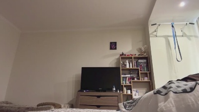 YingPopichak live cam on Cam4