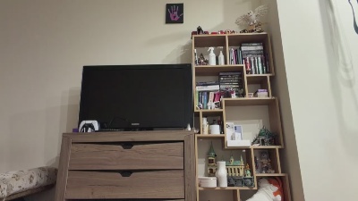 YingPopichak live cam on Cam4