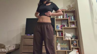 YingPopichak live cam on Cam4