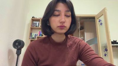 YingPopichak live cam on Cam4
