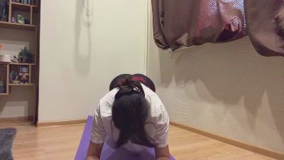 YingPopichak live cam on Cam4