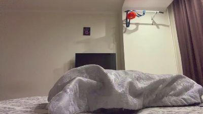 YingPopichak live cam on Cam4