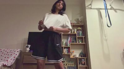 YingPopichak live cam on Cam4