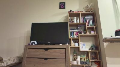 YingPopichak live cam on Cam4