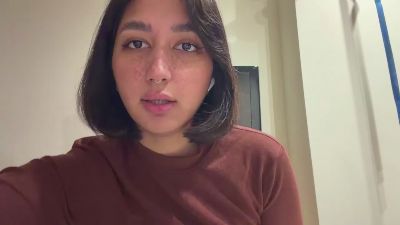 YingPopichak live cam on Cam4