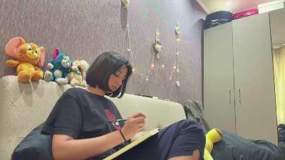 YingPopichak live cam on Cam4