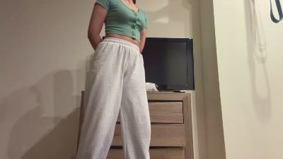 YingPopichak live cam on Cam4