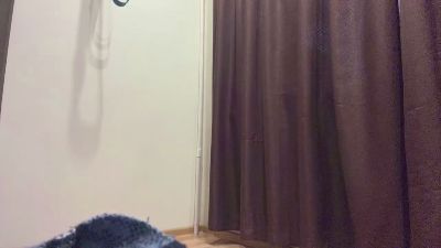 YingPopichak live cam on Cam4