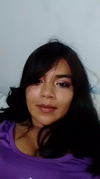 Yisel live cam on Cam4