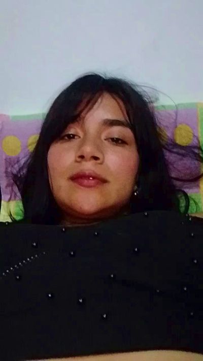 Yisel live cam on Cam4