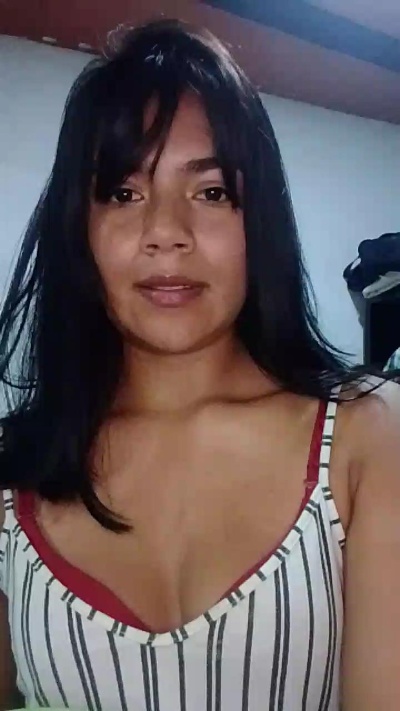 Yisel live cam on Cam4