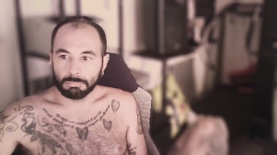 YkirOne live cam on Cam4