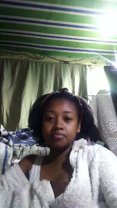Ylina live cam on Cam4