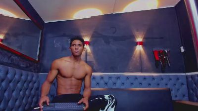Yoel_Blessed live cam on Cam4