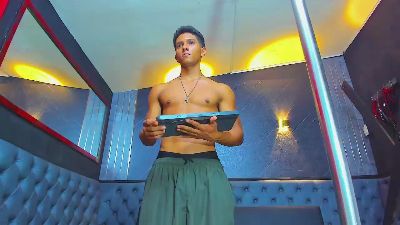 Yoel_Blessed live cam on Cam4