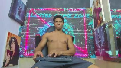 Yoel_Blessed live cam on Cam4