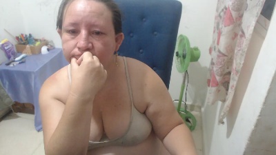 Yohis_Kiut25 live cam on Cam4