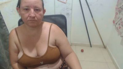Yohis_Kiut25 live cam on Cam4