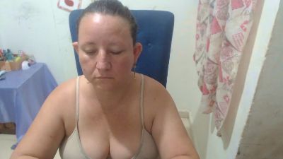 Yohis_Kiut25 live cam on Cam4