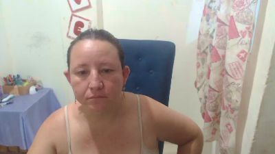 Yohis_Kiut25 live cam on Cam4
