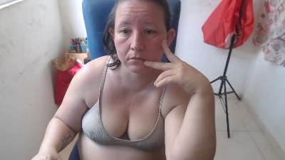 Yohis_Kiut25 live cam on Cam4