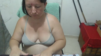 Yohis_Kiut25 live cam on Cam4