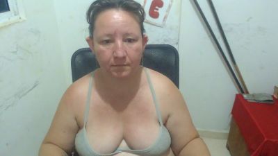 Yohis_Kiut25 live cam on Cam4