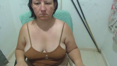 Yohis_Kiut25 live cam on Cam4