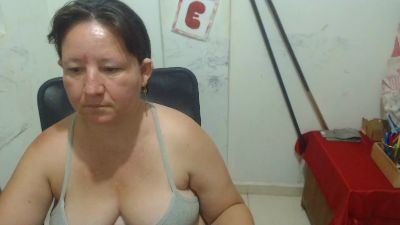 Yohis_Kiut25 live cam on Cam4