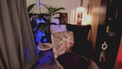 YolandaKiss live cam on Cam4