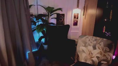 YolandaKiss live cam on Cam4