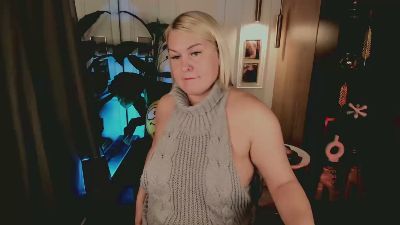 YolandaKiss live cam on Cam4