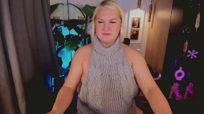 YolandaKiss live cam on Cam4