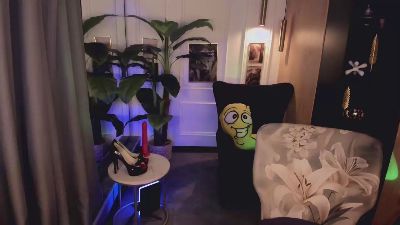 YolandaKiss live cam on Cam4