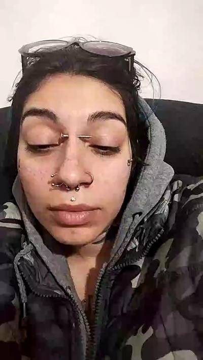 Yoli_Dolly_ live cam on Cam4