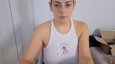 Yoli_Morena live cam on Cam4