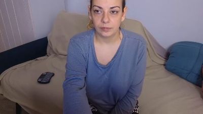 Yoli_Morena live cam on Cam4