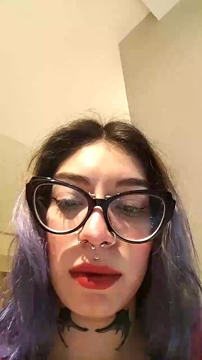 Yoli_dolly666 live cam on Cam4