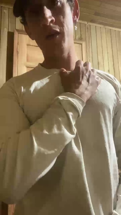 Yonafan live cam on Cam4