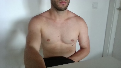 YoungFraser live cam on Cam4