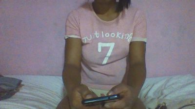 YoungNathie67 live cam on Cam4