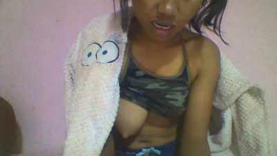 YoungNathie67 live cam on Cam4