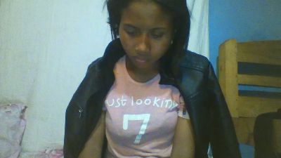 YoungNathie67 live cam on Cam4