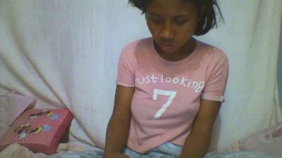 YoungNathie67 live cam on Cam4