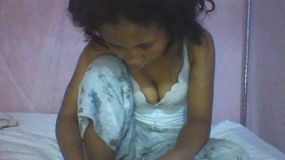 YoungNathie67 live cam on Cam4
