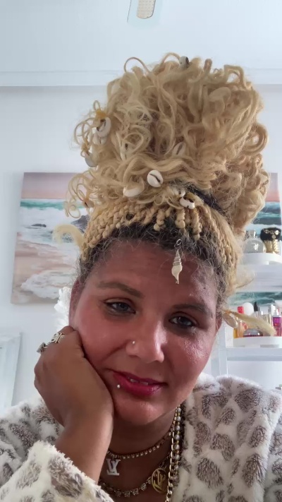 Watch  Youngeurogirl live on Cam4