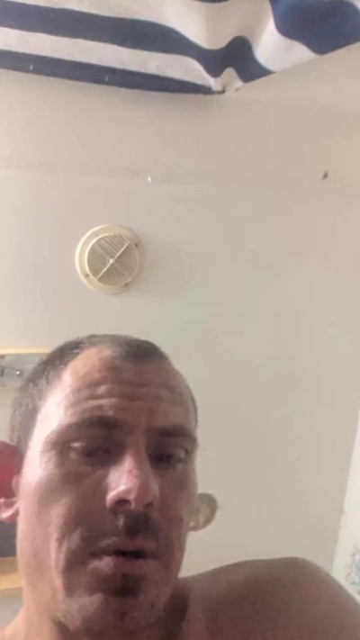 YounginSC95 live cam on Cam4