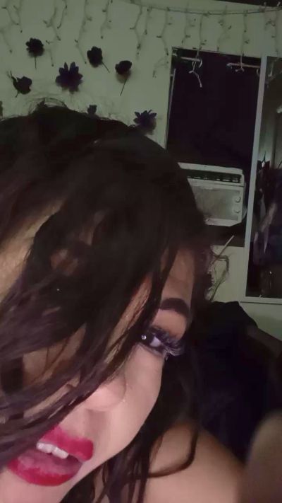 le modèle YourAddiction69 est en webcam porno dans un show sur le site cam4, il possède les tags suivants: 