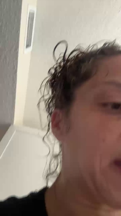 YourCamBaddie live cam on Cam4