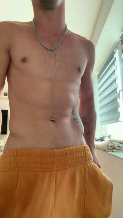 YourLittleBoy18 live cam on Cam4